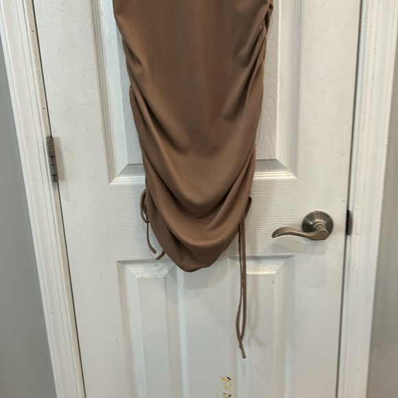 Ribbed Brown tank dress with ruched hem - Picture 3 of 6